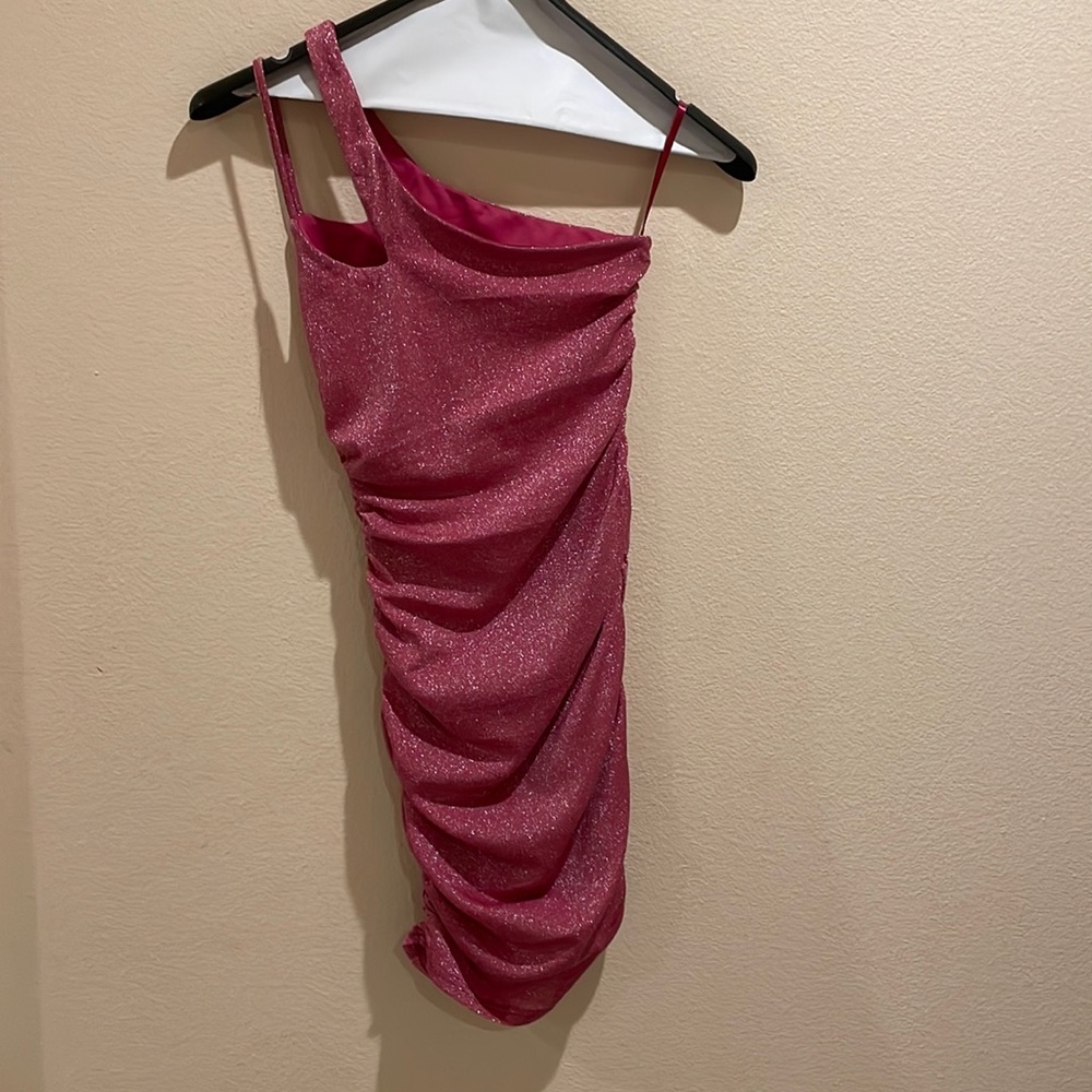 ONLY WORN ONCE!! Revolve super down ruche side, one shoulder dress!
